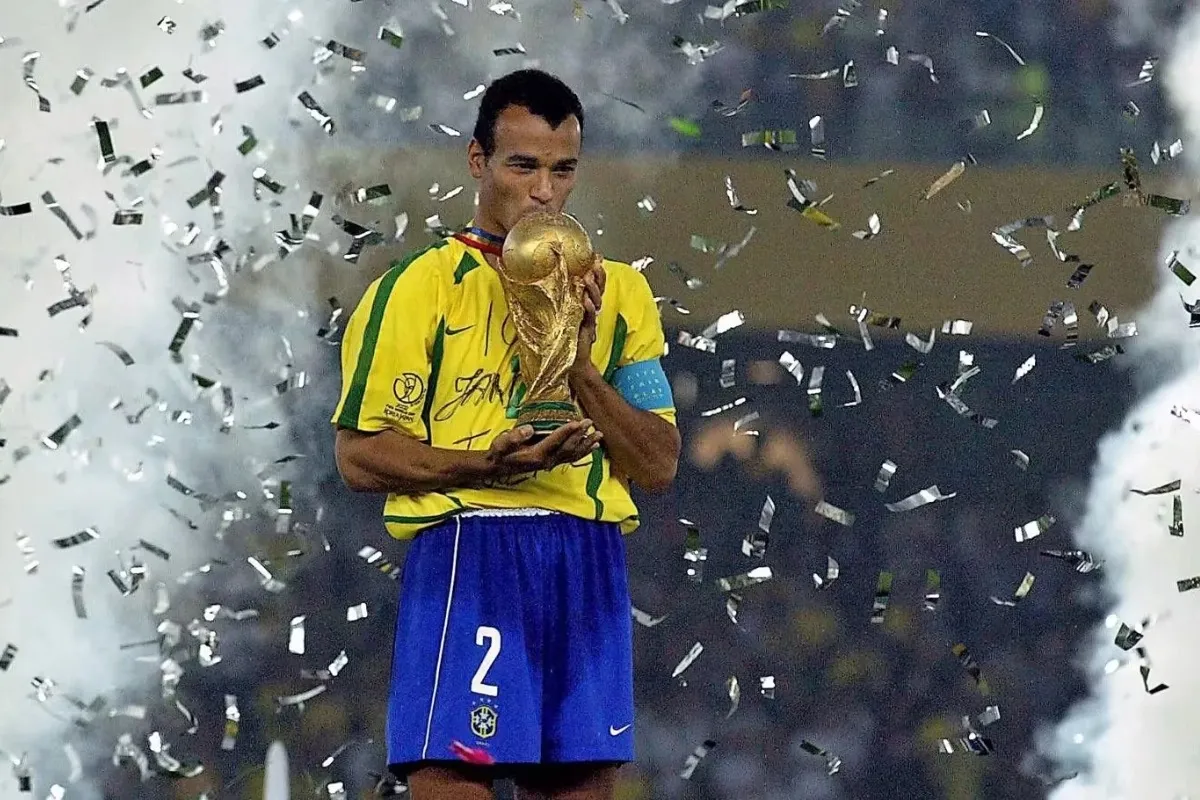 Cafu com a taça