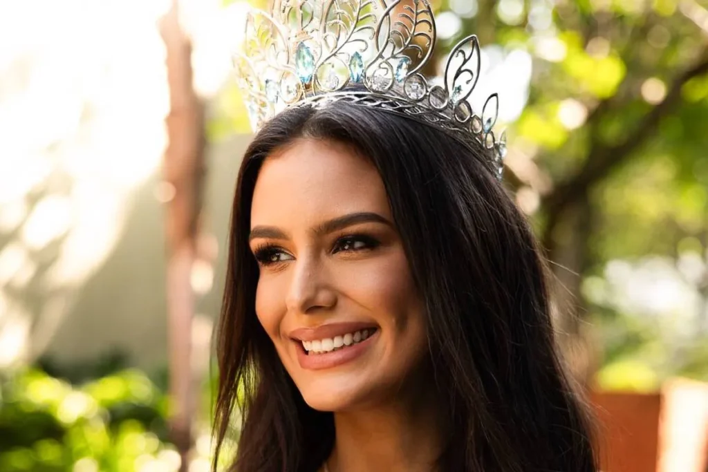 Miss brasileira é destituída