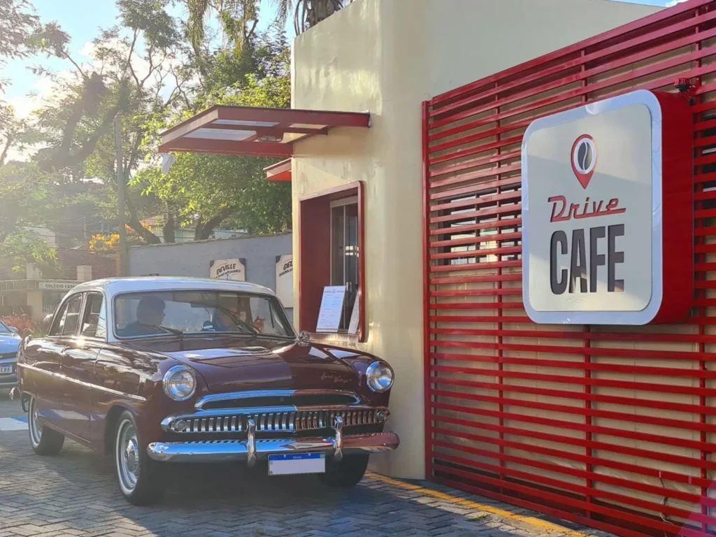 Experiência drive-thru de café